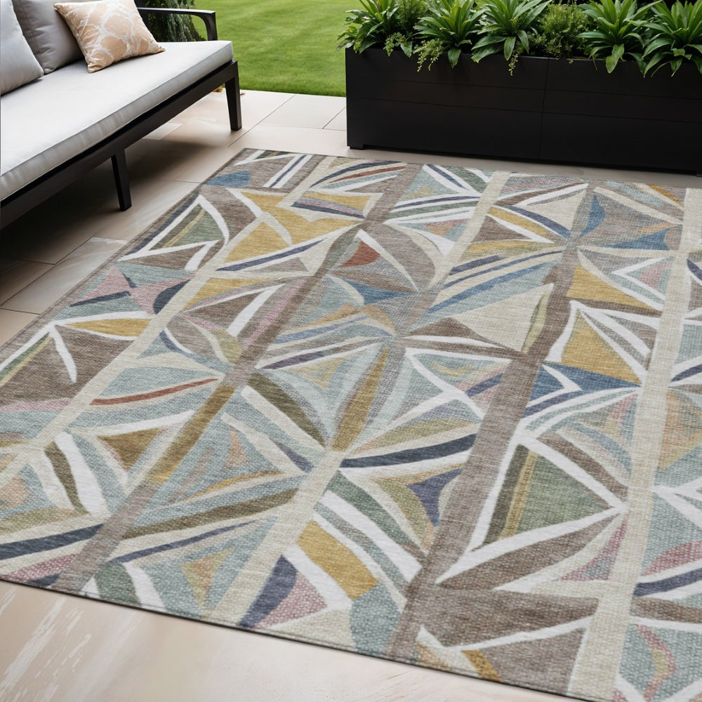 HomeRoots 5' Taupe Ivory Gold Geometric Area Rug - Stylish Washable Indoor Outdoor Mat for High Traffic Spaces 640557