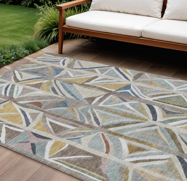 HomeRoots 8' X 10' Taupe Ivory Gold Geometric Indoor Outdoor Area Rug - Washable, Durable, Stylish Decor Piece 640559