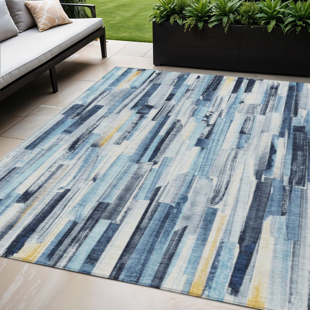 HomeRoots 5' Stylish Denim Blue & Ivory Striped Washable Area Rug - Durable, Easy-Care for Indoor & Outdoor Use 640599
