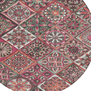 HomeRoots 8' Blush and Green Round Patchwork Rug – Stylish, Washable Area Rug for Indoor & Outdoor Spaces 640624