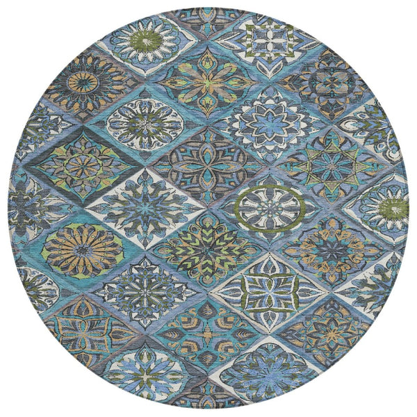HomeRoots 8' Denim Blue and Green Round Patchwork Rug - Washable, Stylish, Versatile for Indoor and Outdoor Use 640630