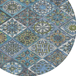 HomeRoots 8' Denim Blue and Green Round Patchwork Rug - Washable, Stylish, Versatile for Indoor and Outdoor Use 640630
