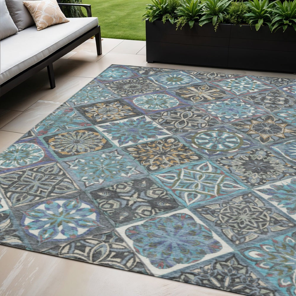 HomeRoots 5' Indoor Outdoor Teal Blue and Ivory Patchwork Area Rug – Stylish, Washable, Durable for All Spaces 640641
