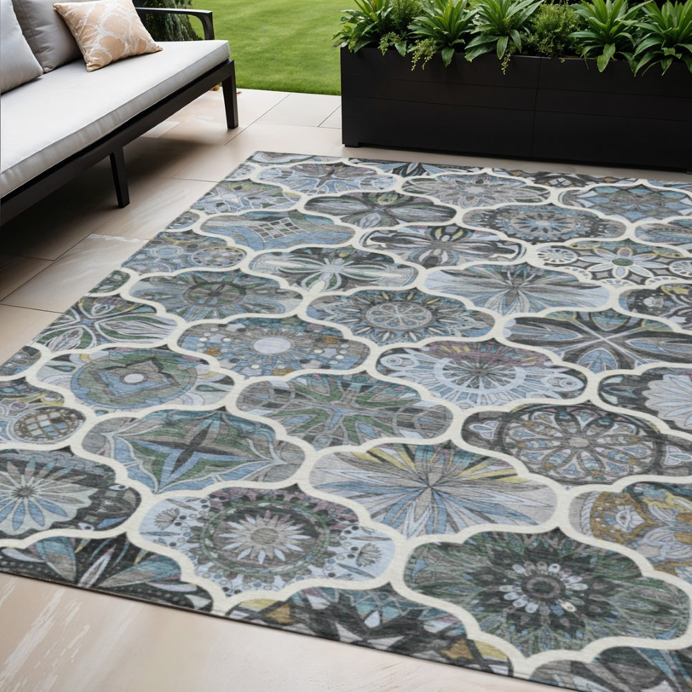 HomeRoots 5' X 8' Stylish Blue & Ivory Quatrefoil Area Rug - Durable, Washable, Perfect for Indoor/Outdoor Use! 640659