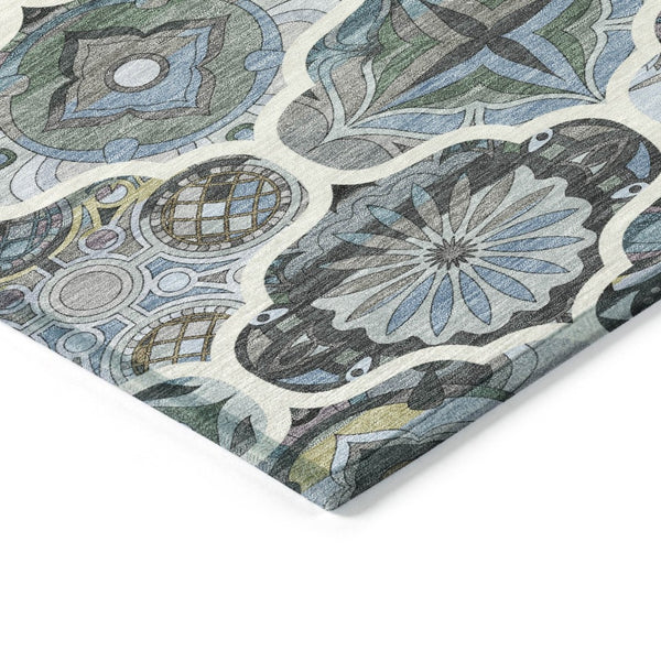 HomeRoots 5' X 8' Stylish Blue & Ivory Quatrefoil Area Rug - Durable, Washable, Perfect for Indoor/Outdoor Use! 640659