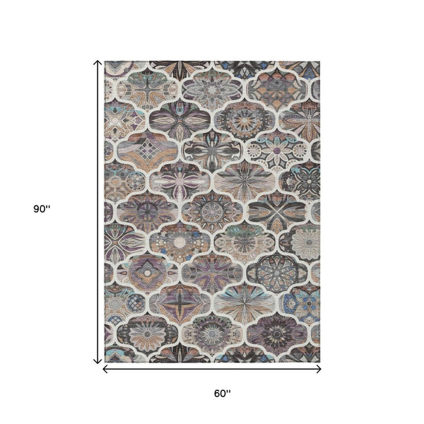 HomeRoots 5' Stylish Gray Lavender Ivory Quatrefoil Washable Area Rug for Indoor & Outdoor Living Spaces 640665