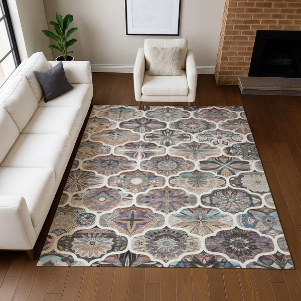 HomeRoots 5' Stylish Gray Lavender Ivory Quatrefoil Washable Area Rug for Indoor & Outdoor Living Spaces 640665