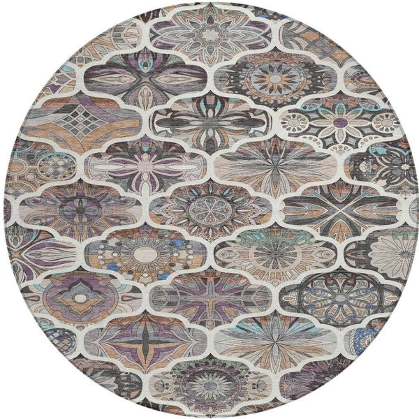 HomeRoots 8' Round Quatrefoil Area Rug in Gray, Lavender & Ivory - Washable, Durable, Ideal for Indoors & Outdoors 640666