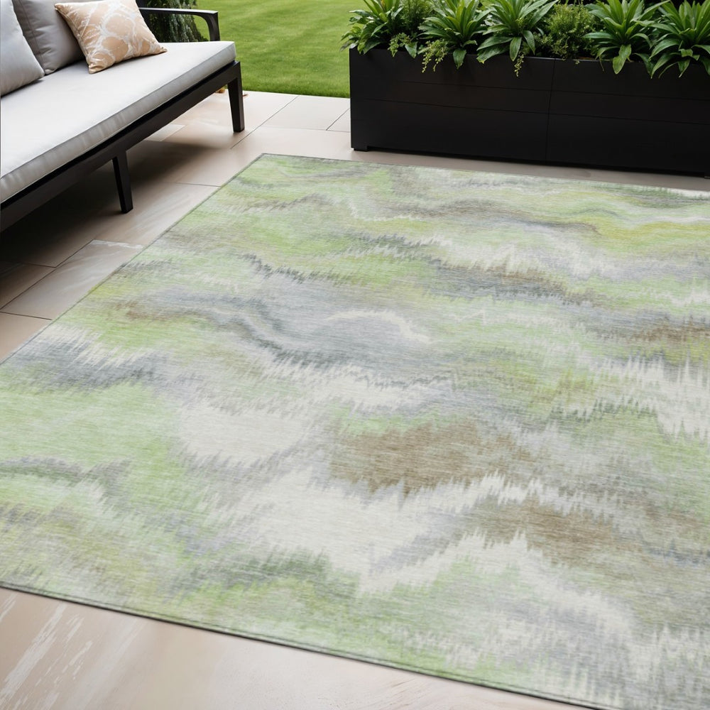HomeRoots 5' Stylish Artichoke Green and Ivory Abstract Washable Rug for Indoor/Outdoor Versatile Decor 640745