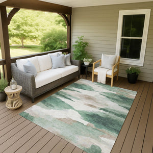 HomeRoots 5' Stylish Green and Ivory Abstract Area Rug – Washable, Durable, Indoor/Outdoor Versatility for Homes 640787