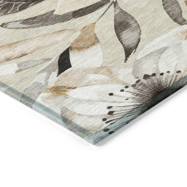 HomeRoots 5' X 8' Floral Indoor Outdoor Area Rug in Beige, Ivory & Gray – Durable, Washable & Versatile Decor 640805