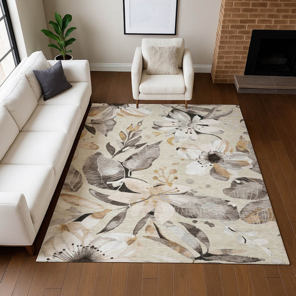 HomeRoots 5' X 8' Floral Indoor Outdoor Area Rug in Beige, Ivory & Gray – Durable, Washable & Versatile Decor 640805