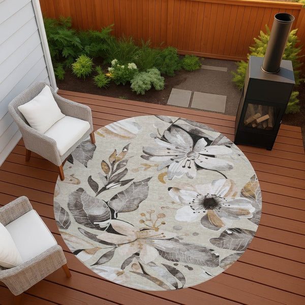 HomeRoots 8' Round Floral Area Rug in Beige, Ivory & Gray – Washable Indoor/Outdoor Comfort & Style! 640806