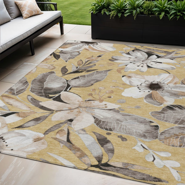 HomeRoots 5' Gold, Ivory & Charcoal Floral Washable Area Rug - Durable for Indoor/Outdoor Use, Easy Care! 640829