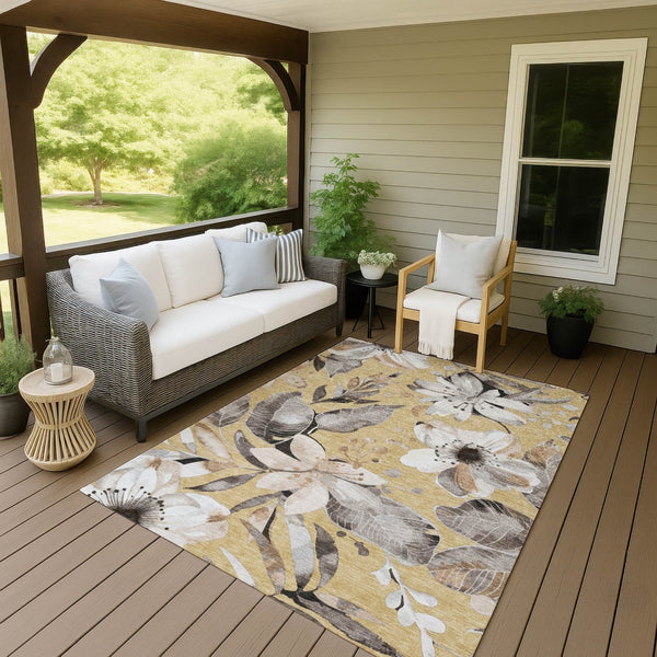 HomeRoots 5' Gold, Ivory & Charcoal Floral Washable Area Rug - Durable for Indoor/Outdoor Use, Easy Care! 640829