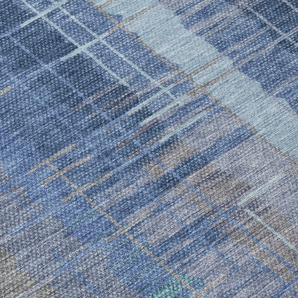 HomeRoots 8' Denim Blue & Sky Blue Round Striped Washable Area Rug – Stylish, Durable, Perfect for Indoors & Outdoors! 640884