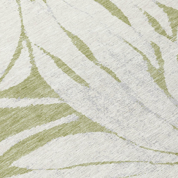 HomeRoots 8' Artichoke Green Floral Indoor Outdoor Round Rug - Washable, Durable, Stylish for High-Traffic Spaces 641080