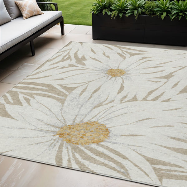 HomeRoots 5' Elegant Beige Ivory Gold Floral Area Rug - Durable, Washable Indoor/Outdoor Design for Every Space 641085