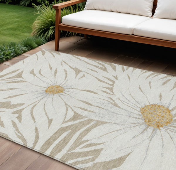 HomeRoots 9' Elegant Beige, Ivory & Gold Floral Washable Area Rug - Versatile Indoor/Outdoor Decor Solution! 641088