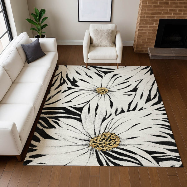 HomeRoots 5' Timeless Black Ivory and Gold Floral Washable Area Rug for Indoor/Outdoor Elegance & Durability 641091