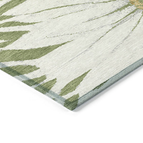 HomeRoots 8' Green Ivory and Gold Round Floral Rug – Durable, Washable Area Rug for Indoor & Outdoor Use! 641110