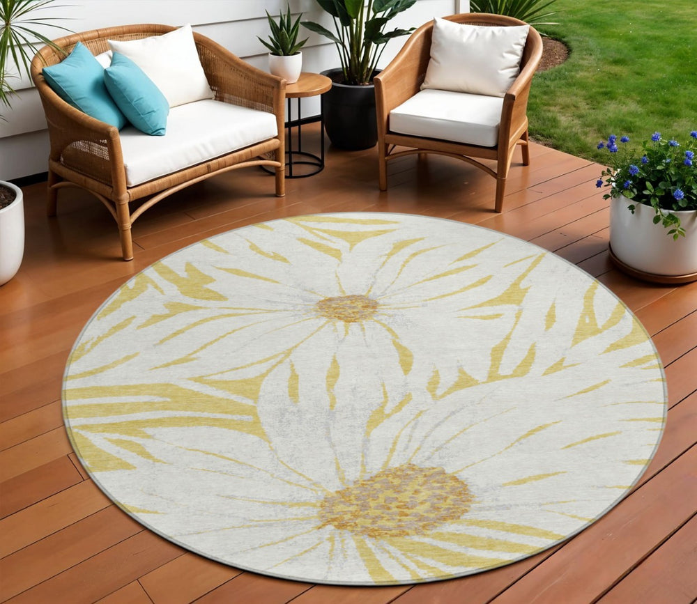 HomeRoots 8' Gold And Ivory Round Floral Indoor-Outdoor Rug - Washable, Durable, and Elegant for Any Space 641116