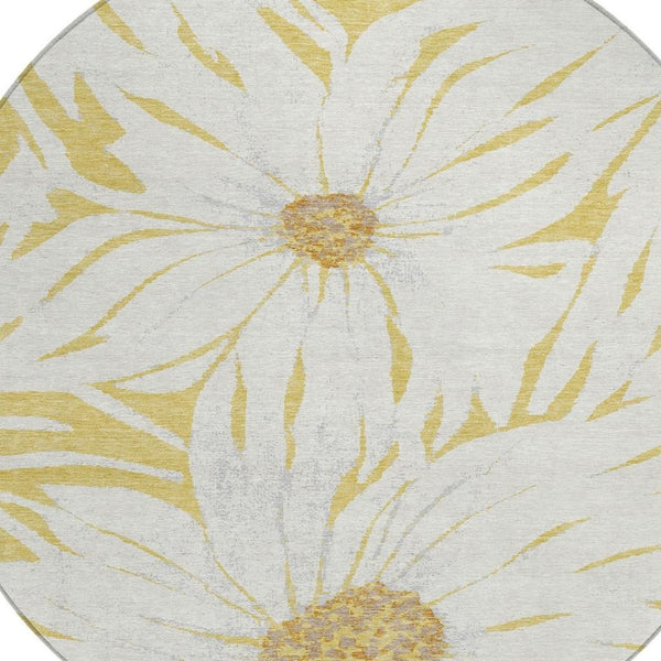 HomeRoots 8' Gold And Ivory Round Floral Indoor-Outdoor Rug - Washable, Durable, and Elegant for Any Space 641116