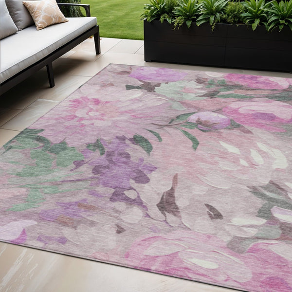 HomeRoots 5' X 8' Elegant Blush Mauve Floral Washable Area Rug for Indoor & Outdoor Use - Durable & Stylish! 641153