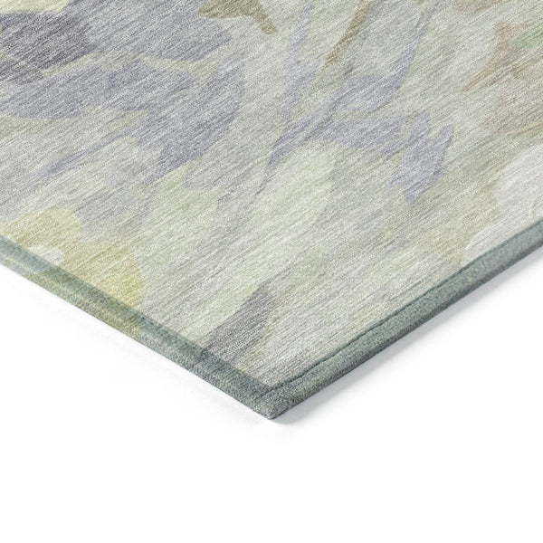HomeRoots 5' Mint Green Floral Area Rug - Elegant Indoor/Outdoor Washable Design for High-Traffic Spaces 641165