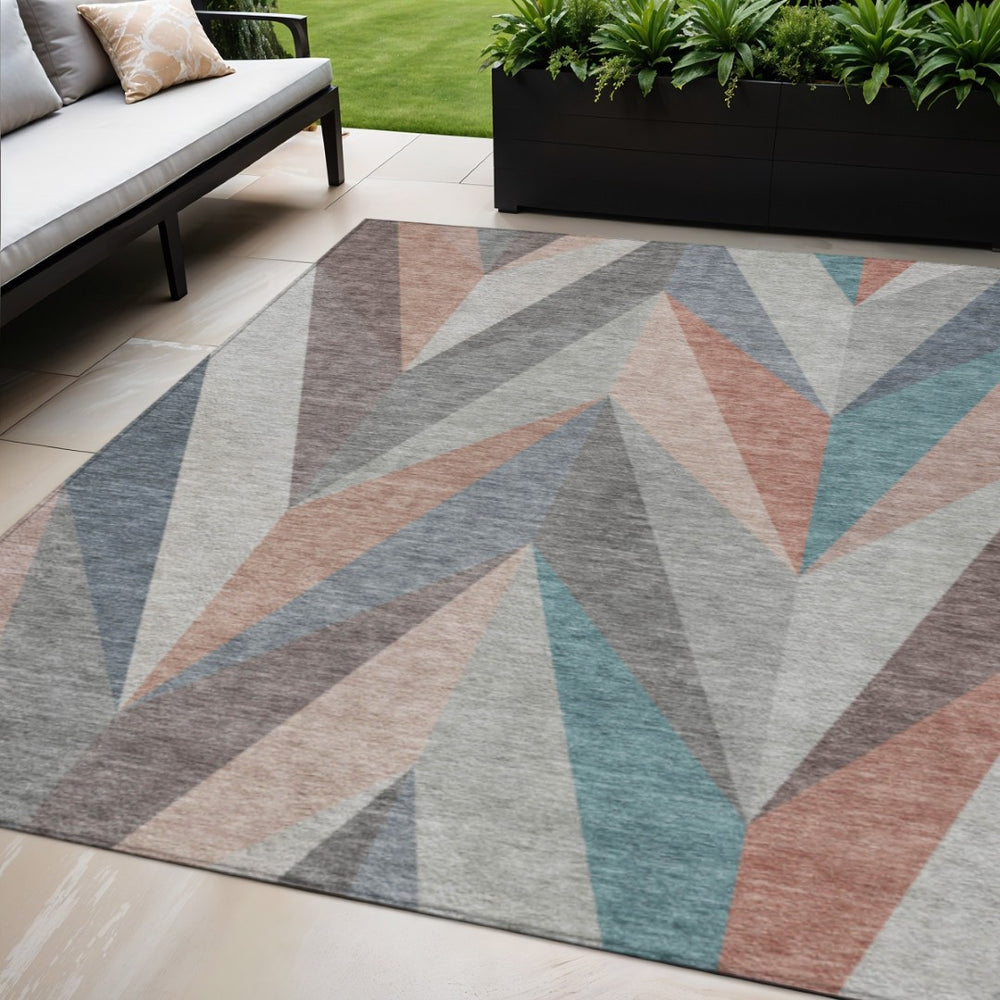 HomeRoots 5' Geometric Washable Indoor Outdoor Area Rug in Copper, Ivory & Taupe - Durable & Stylish Design 641195