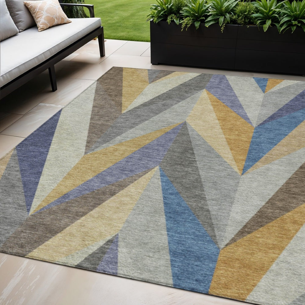 HomeRoots 5' Geometric Washable Area Rug in Gold, Blue & Ivory - Durable Indoor/Outdoor Style for High-Traffic Spaces 641201