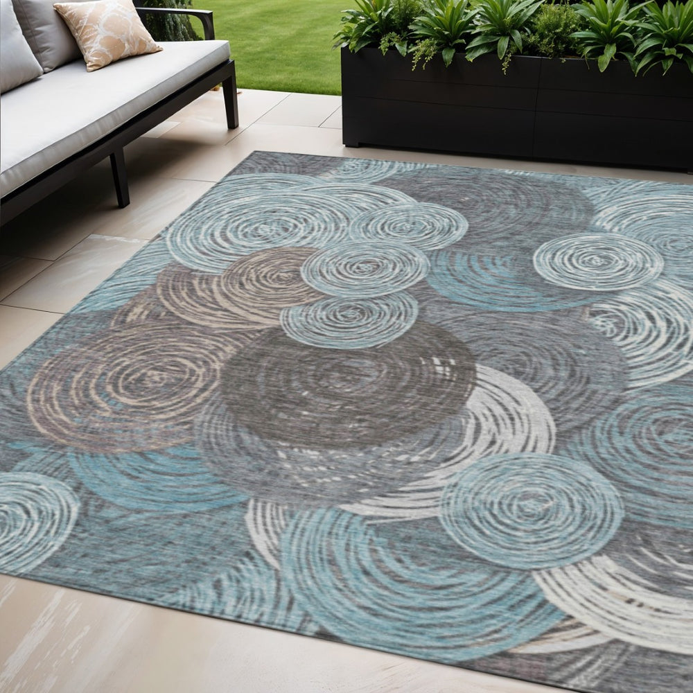 HomeRoots 5' Indoor Outdoor Teal Blue Geometric Rug – Washable, Durable, Stylish Area Rug for High-Traffic Spaces 641297