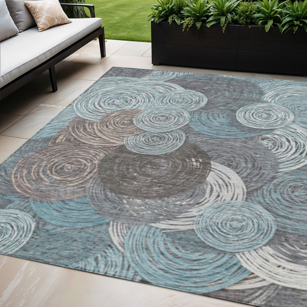 HomeRoots 5' Indoor Outdoor Teal Blue Geometric Rug – Washable, Durable, Stylish Area Rug for High-Traffic Spaces 641297