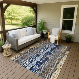 HomeRoots 5' Stylish Geometric Washable Area Rug in Pewter, Ivory, Blue & Gold for Indoor/Outdoor Use 641327