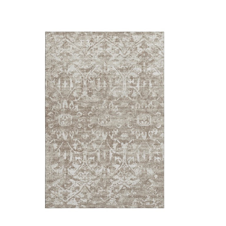 HomeRoots Damask Washable Polyester Area Rug for Indoor Outdoor Patios and Living Room Spaces 5' x 8' 642615