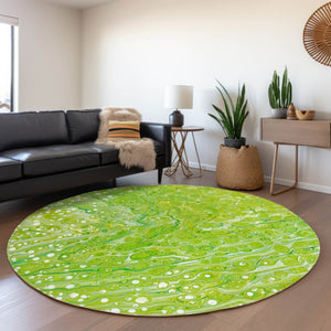 HomeRoots 8' Shamrock Green Round Area Rug - Stylish Abstract Design, Washable & Durable for Indoor/Outdoor Use 642826