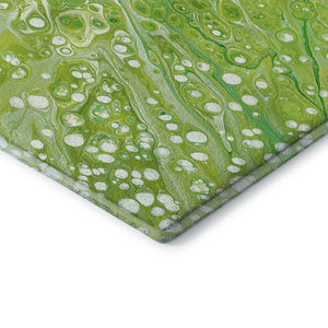 HomeRoots 8' Shamrock Green Round Area Rug - Stylish Abstract Design, Washable & Durable for Indoor/Outdoor Use 642826