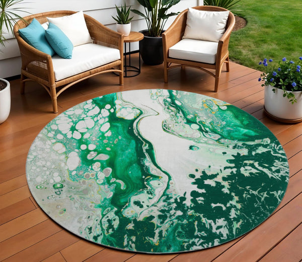 HomeRoots 8' Green And Ivory Round Abstract Washable Indoor-Outdoor Area Rug - Durable, Stylish & Versatile Decor 643501