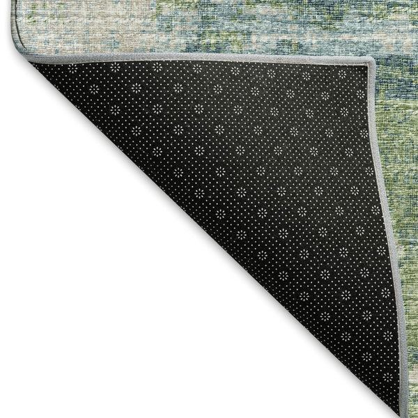 HomeRoots 8' Green and Ivory Abstract Washable Round Rug - Durable, UV Protected, Perfect for Family Spaces 643782