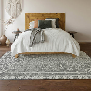HomeRoots 10' X 14' Geometric Washable Area Rug in Ash Gray & Ivory – UV Protected, Durable, Stylish Design! 643993