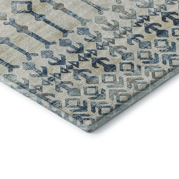HomeRoots 8' Ivory and Blue Tribal Round Rug - Washable, UV Protected, Durable, Ideal for Busy Homes & Spaces 644141
