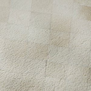 HomeRoots 8' Ivory and Gray Geometric Round Rug - UV Protected, Washable, Durable, Perfect for Busy Homes! 644643