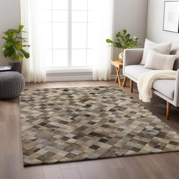 HomeRoots 5' X 8' Geometric Washable Area Rug - Gray, Ivory & Beige, UV Protected, Stain Resistant for Homes 644648