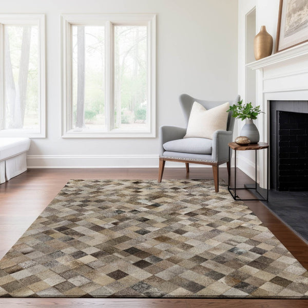 HomeRoots 5' X 8' Geometric Washable Area Rug - Gray, Ivory & Beige, UV Protected, Stain Resistant for Homes 644648