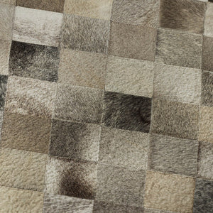HomeRoots 8' Gray Ivory And Beige Geometric Round Rug - Washable, UV Protected, Stylish & Durable for Homes 644649