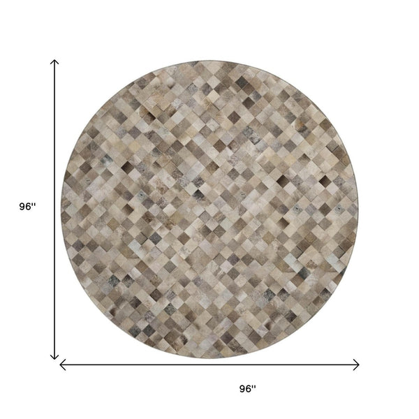 HomeRoots 8' Gray Ivory And Beige Geometric Round Rug - Washable, UV Protected, Stylish & Durable for Homes 644649