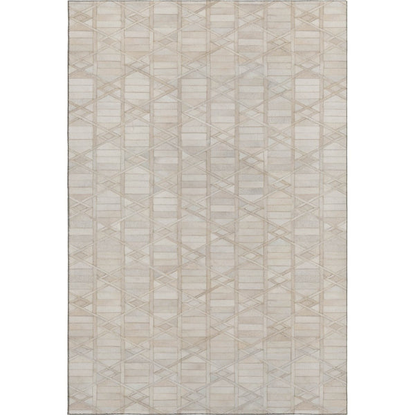 HomeRoots 8' X 10' Ivory and Beige Geometric Area Rug - Washable, UV Protected, Durable for High-Traffic Spaces 644662