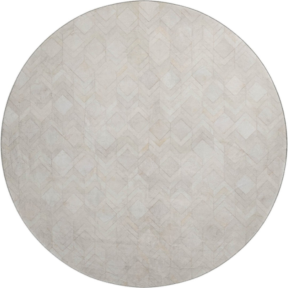 HomeRoots 8' Ivory and Gray Geometric Round Rug - Modern, Washable, UV-Protected for Indoor & Outdoor Use! 644679