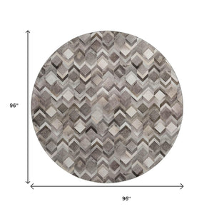HomeRoots 8' Stylish Gray Ivory Black Geometric Round Rug - Washable, Stain-Resistant, UV Protected for Homes 644685
