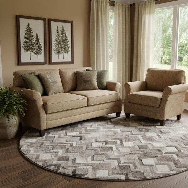 HomeRoots 8' Stylish Gray Ivory Black Geometric Round Rug - Washable, Stain-Resistant, UV Protected for Homes 644685